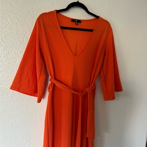 Orange jumpsuit - Picture 5 of 8